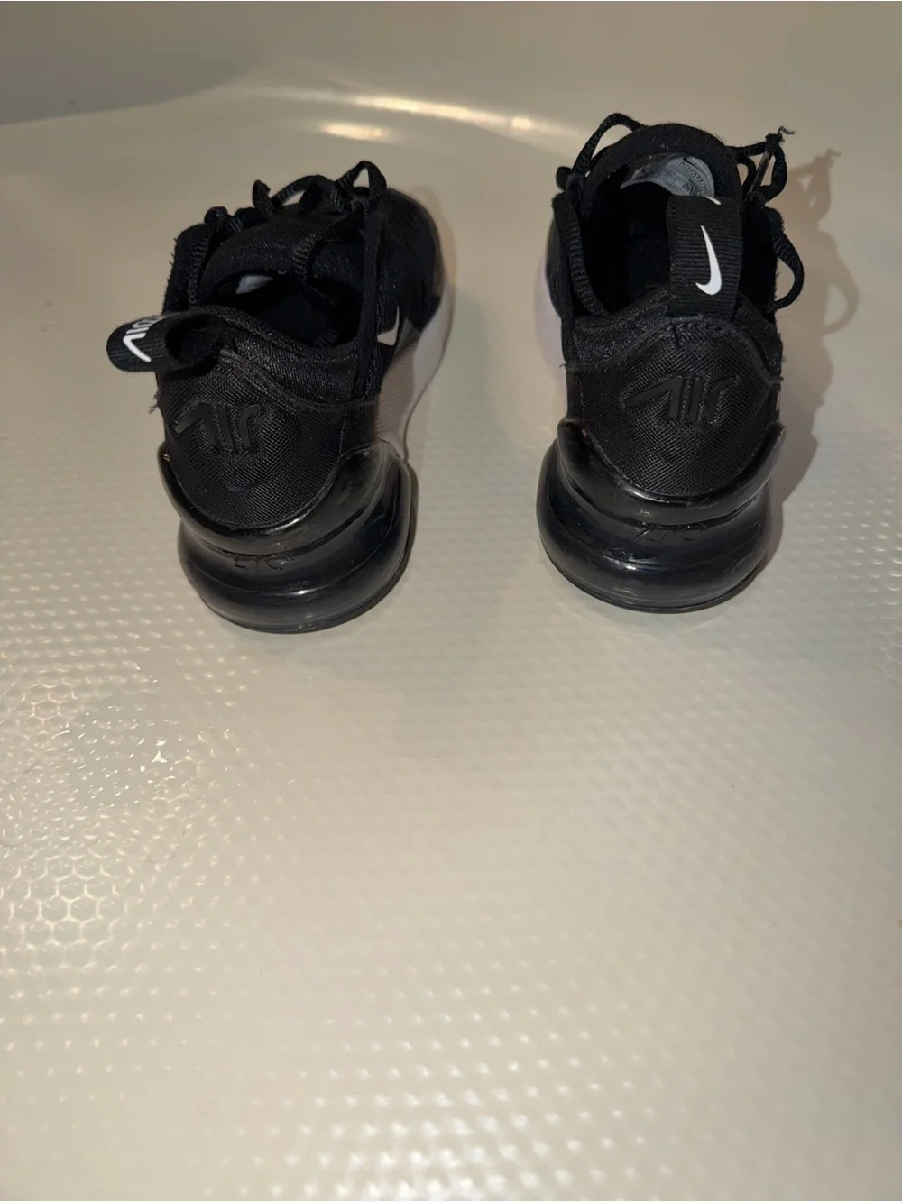 Nike Air Max 270 Boys Low-Top Sneaker